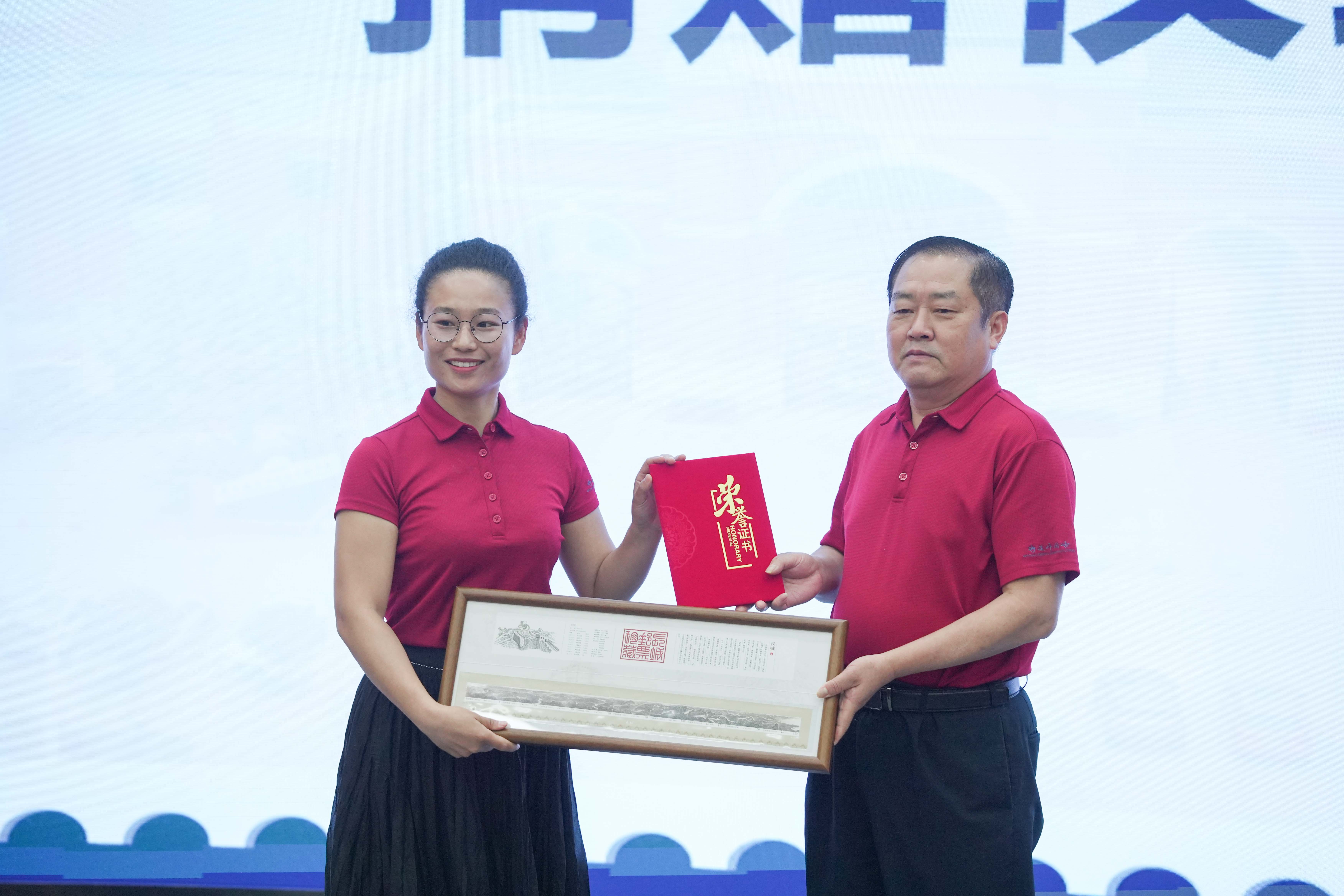 华中地区首家!武汉海淀外国语校园邮票博物馆开馆! 华中地区首家!武汉海淀外国语校园邮票博物馆开馆!